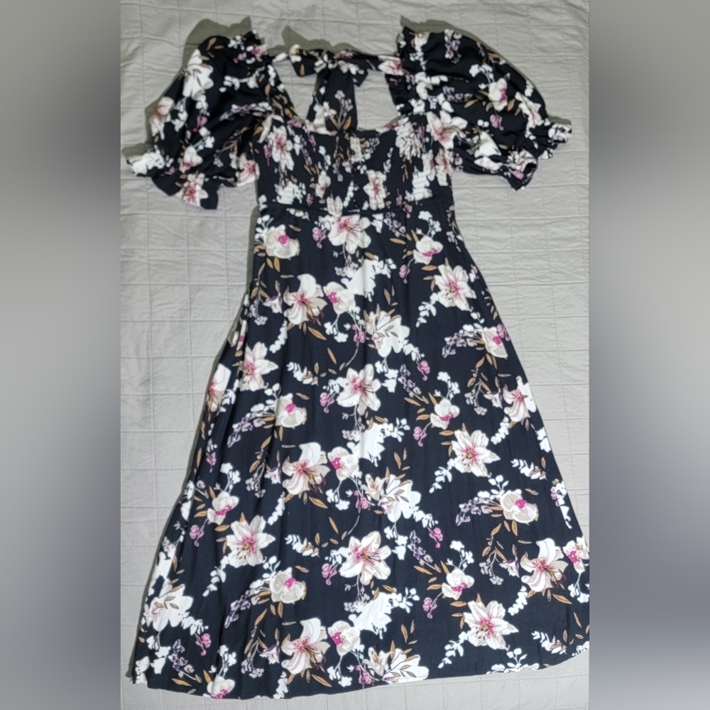 Anthropologie Women Puff-Sleeve Smocked Floral Dress Size S Black White